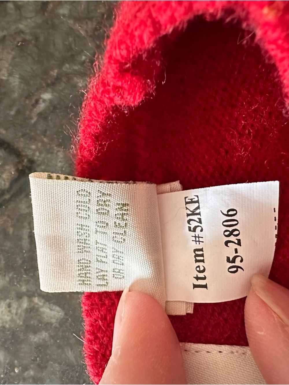 Orvis Red Sweater with Cream Dog Motif Women’s Size Large - Picture 12 of 12